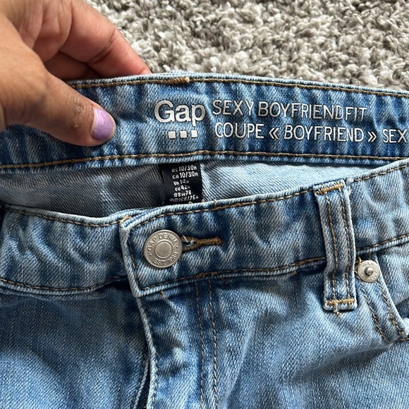 Good quality boyfriend jeans in size 10. - Picture 2 of 2